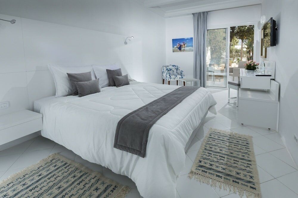 Hari Club Beach Resort фото 23