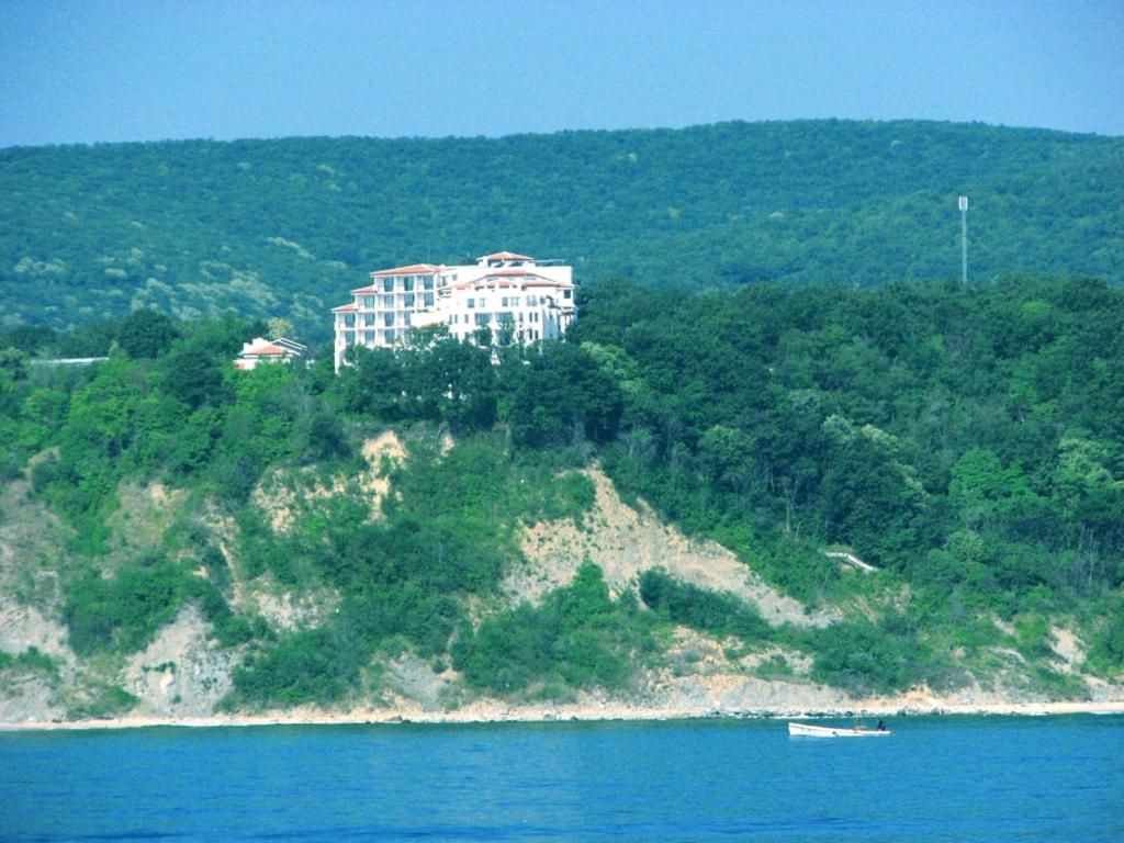 The Cliff Beach & Spa Resort фото 7