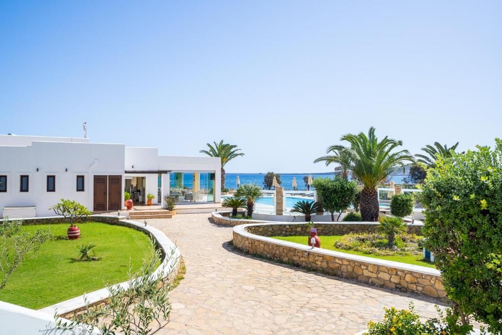 Irini Beach фото 5