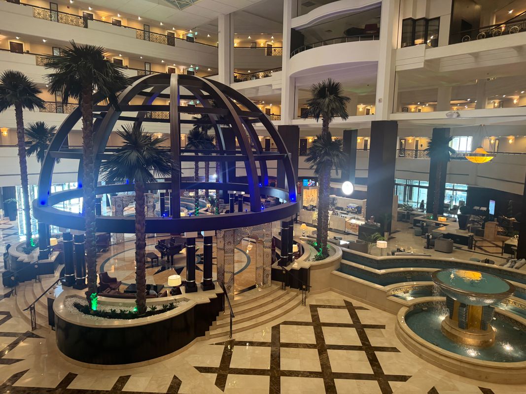 Mövenpick Grand Al Bustan фото 15