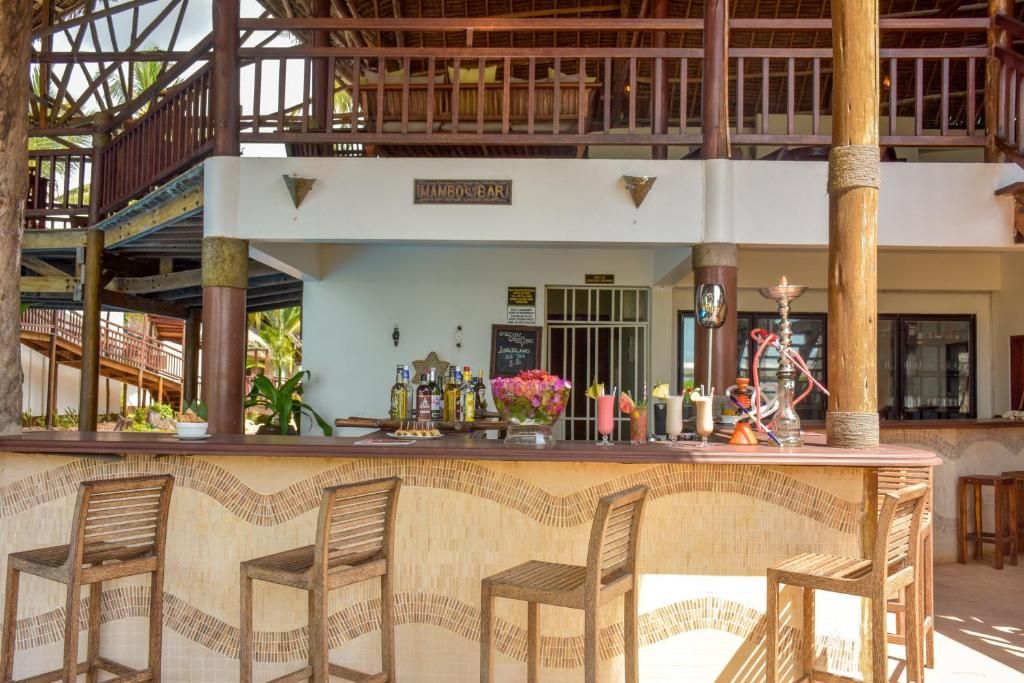 Kena Beach Hotel фото 9