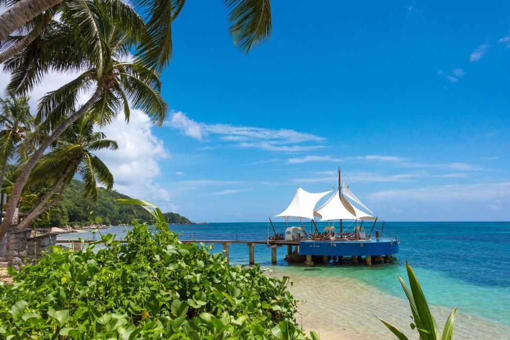 Coco De Mer & Black Parrot Suites фото 67