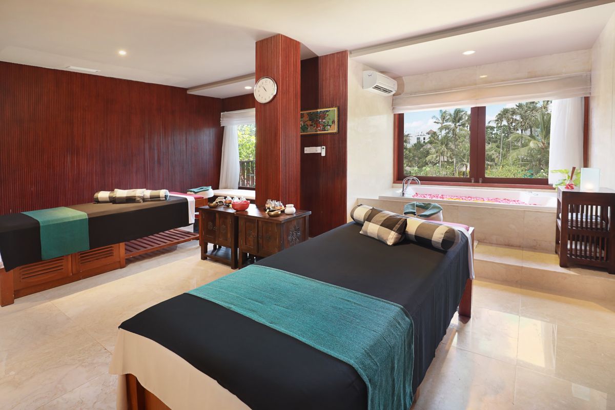 Legian Beach Hotel фото 17