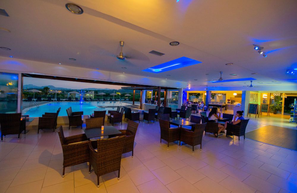 Zoes Hotel - Studios фото 11