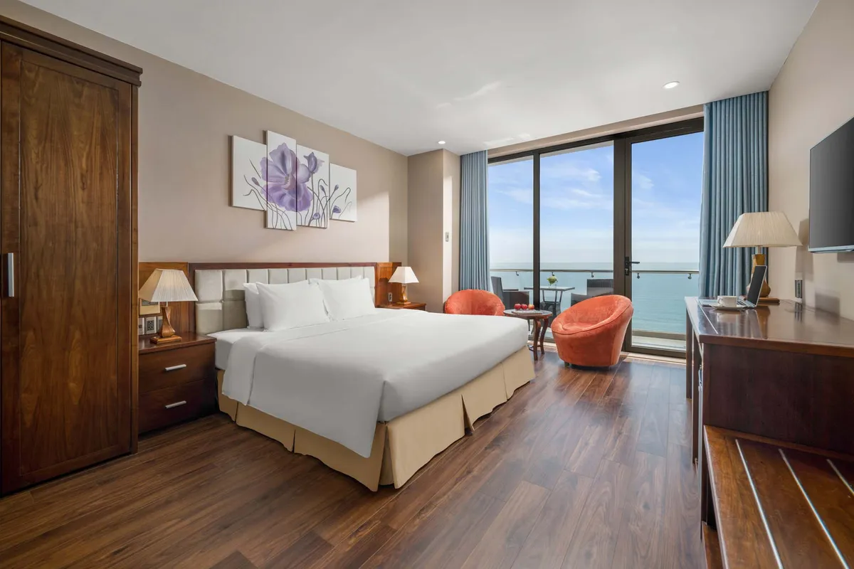 Yarra Ocean Suites Danang фото 4