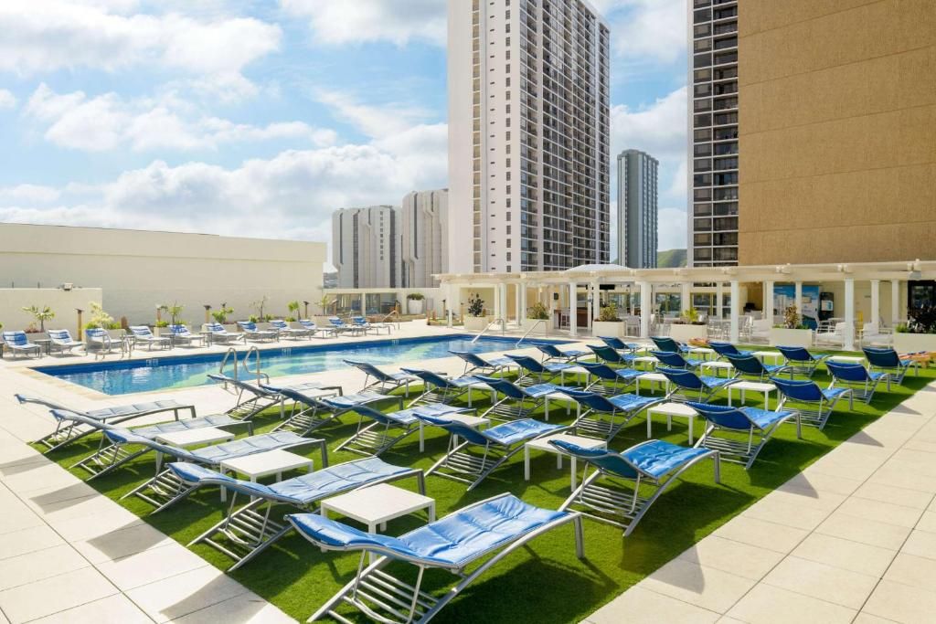 Hilton Waikiki Beach Hotel фото 34