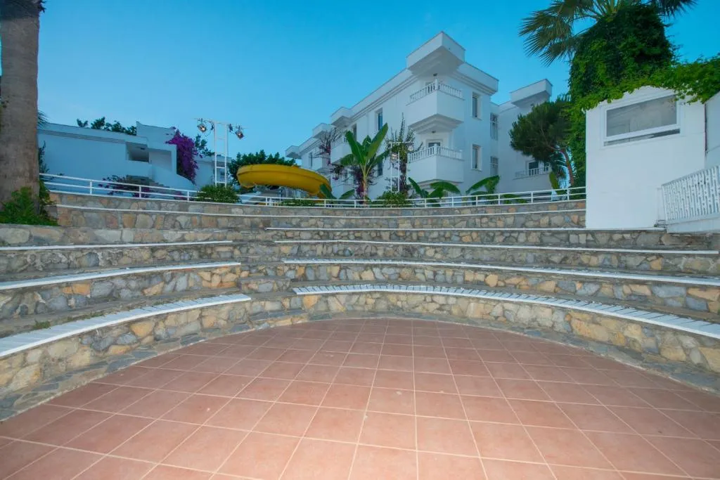 Bendis Beach Hotel фото 10