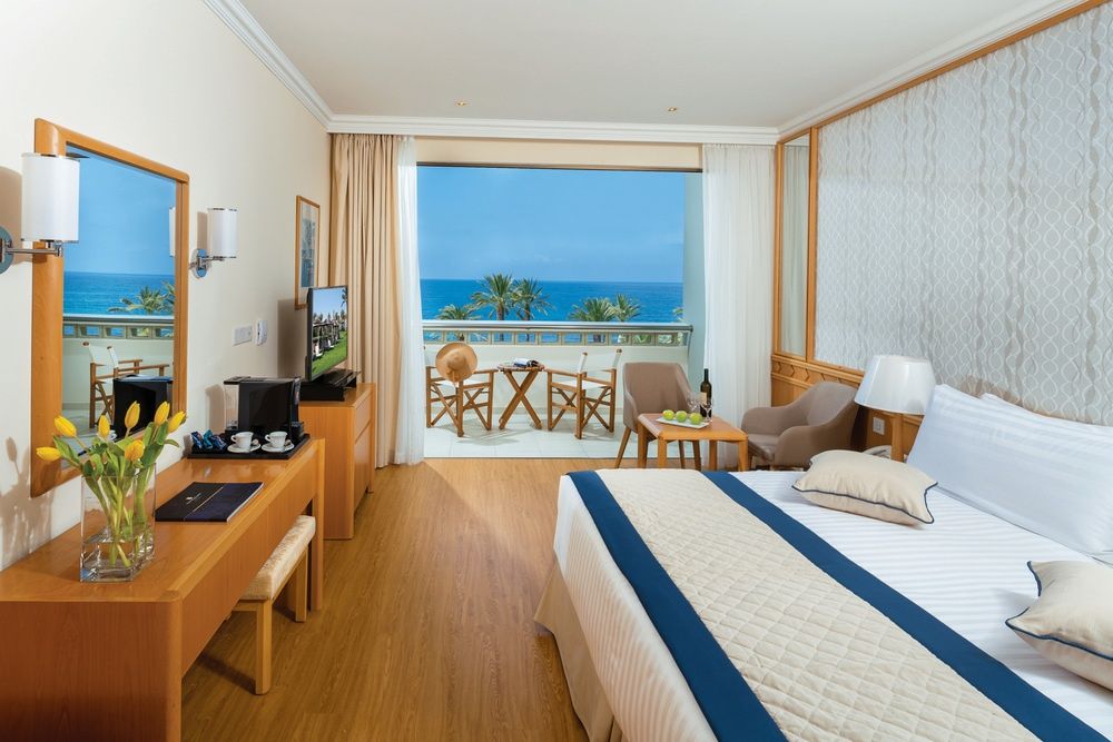 Constantinou Bros Athena Beach Hotel фото 68