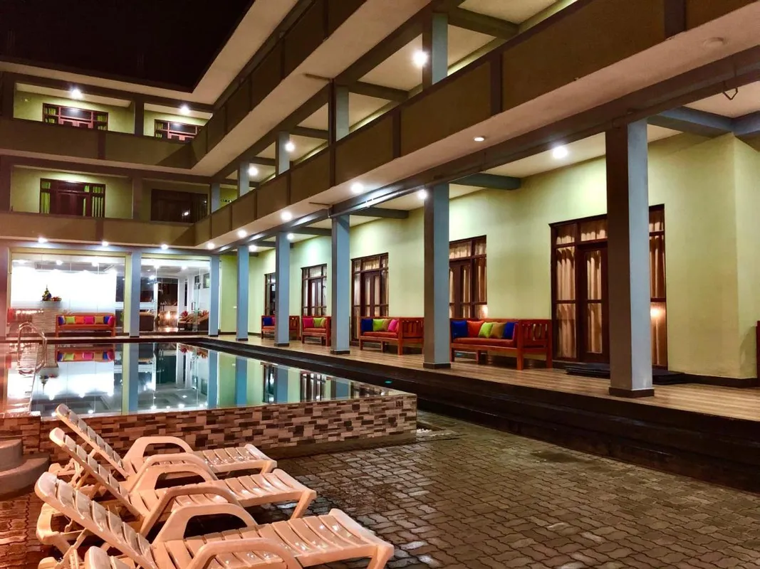 Serenade Beach Hotel фото 8