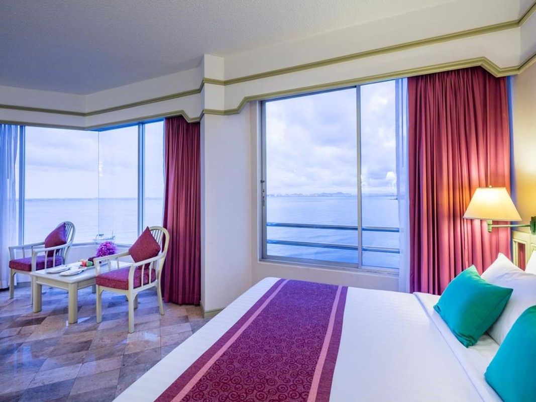 Cholchan Pattaya Beach Resort фото 42