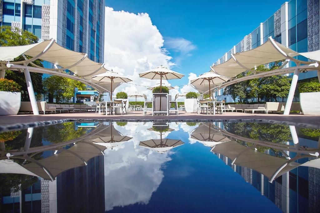 Crimson Hotel Filinvest City фото 32