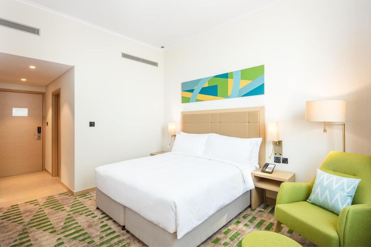 Holiday Inn & Suites Dubai Science Park фото 2