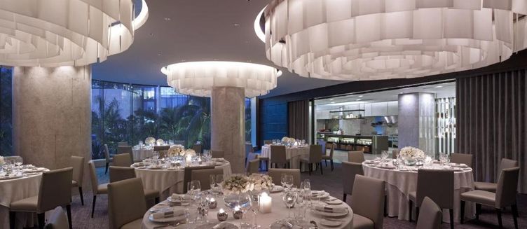 Фото отеля New World Makati Hotel