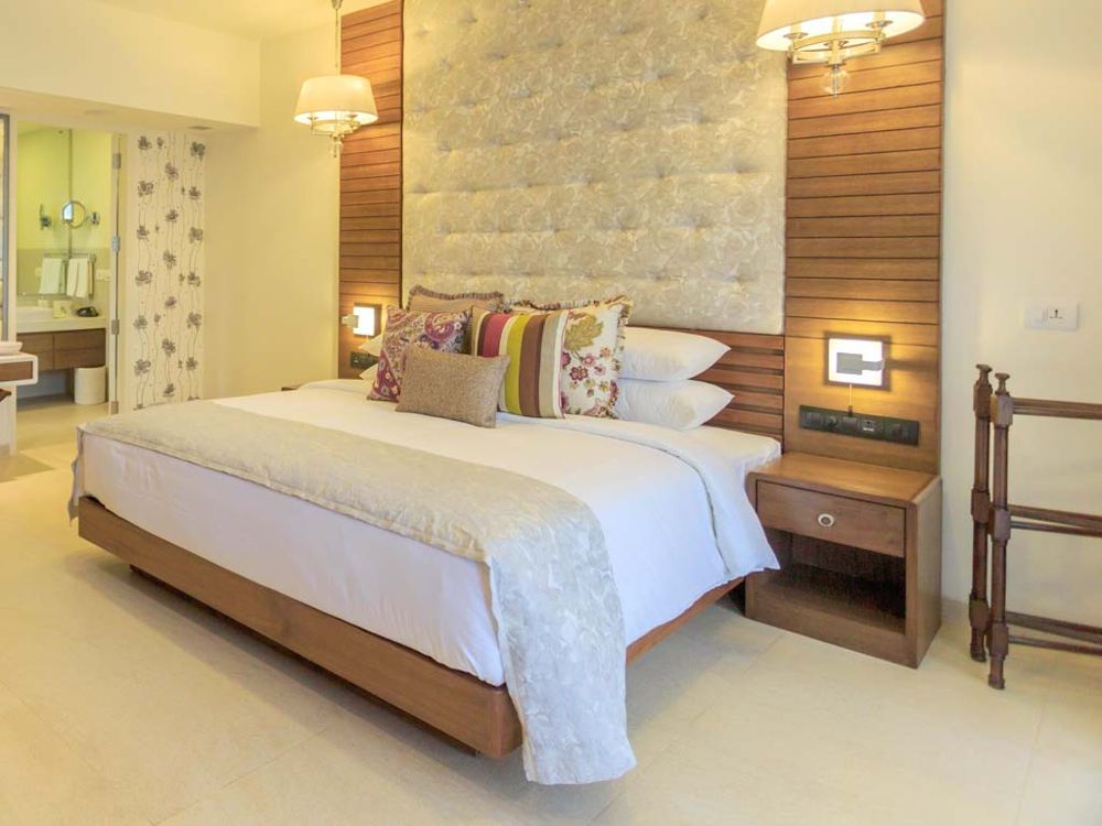 Acron Waterfront Resort фото 44
