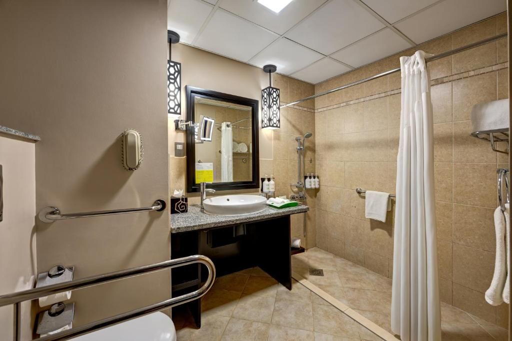 Holiday Inn Dubai Al Barsha фото 41
