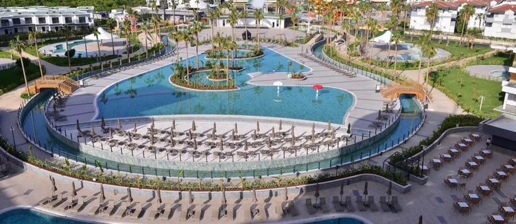 Фото отеля Azura World Hotel