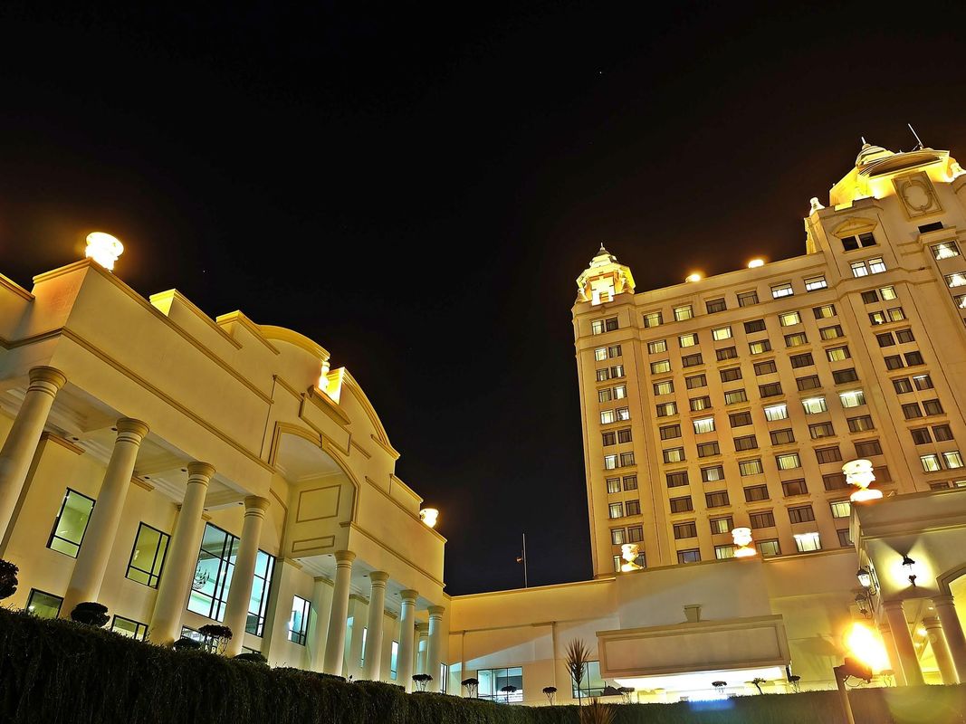 Waterfront Cebu City Hotel & Casino - Multiple Use Hotel фото 9