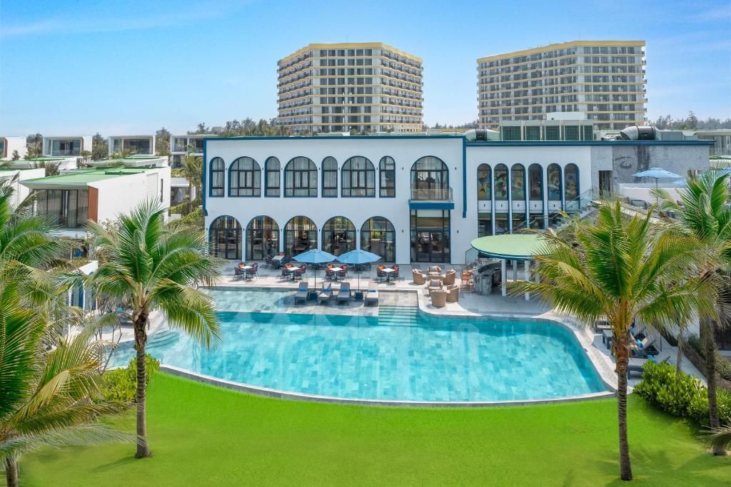 Wyndham Hoi An Royal Beachfront Resort & Villas фото 6
