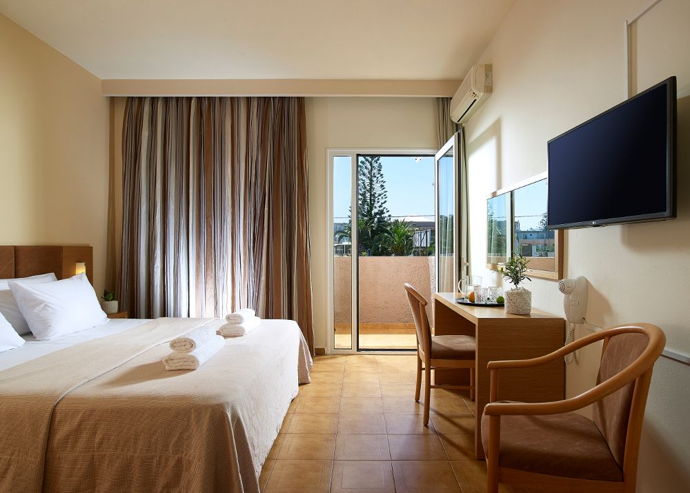 Malia Bay Beach Hotel & Bungalows фото 11
