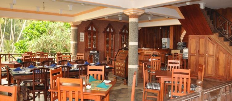 Фото отеля Warahena Beach Hotel