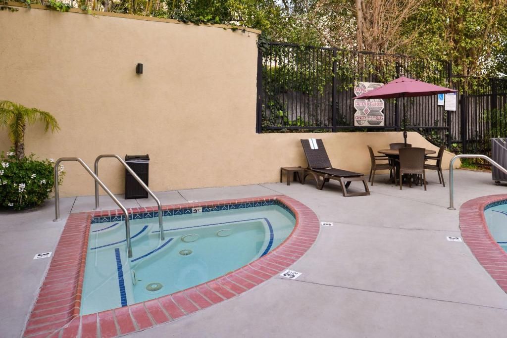 Best Western Hollywood Plaza Inn - Hollywood Walk of Fame Hotel - LA фото 35