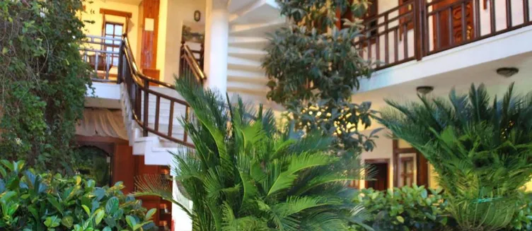 Фото отеля Karyatit Hotel