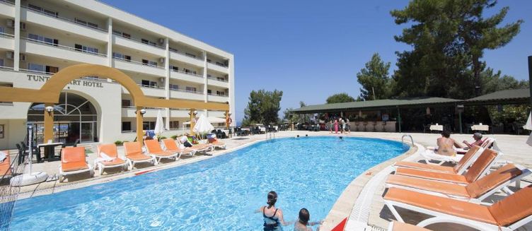 Фото отеля Tuntas Family Suites Kusadasi