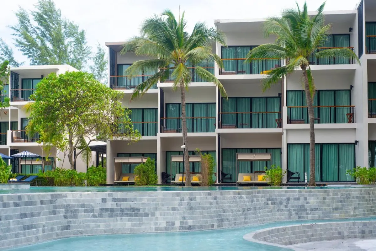 Le Meridien Phuket Mai Khao Beach Resort фото 1
