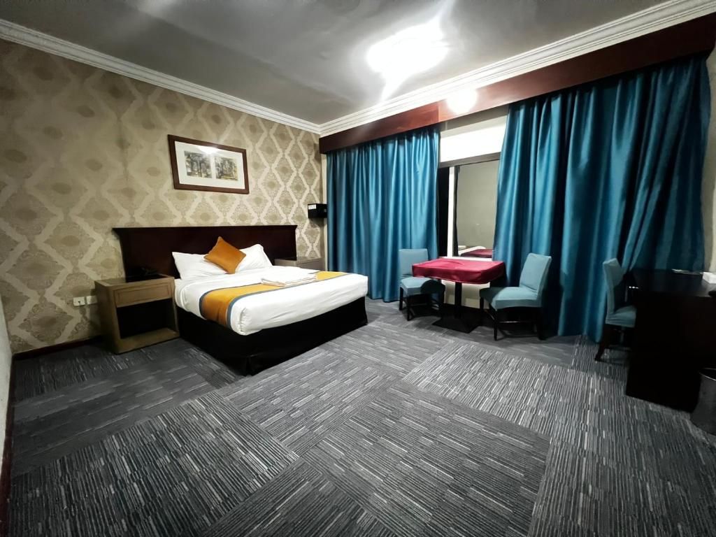 Mermaid Beach Hotel фото 57