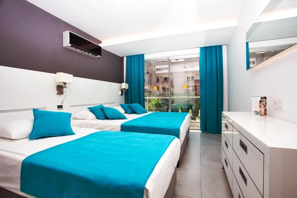 Green Garden Suites Hotel фото 3