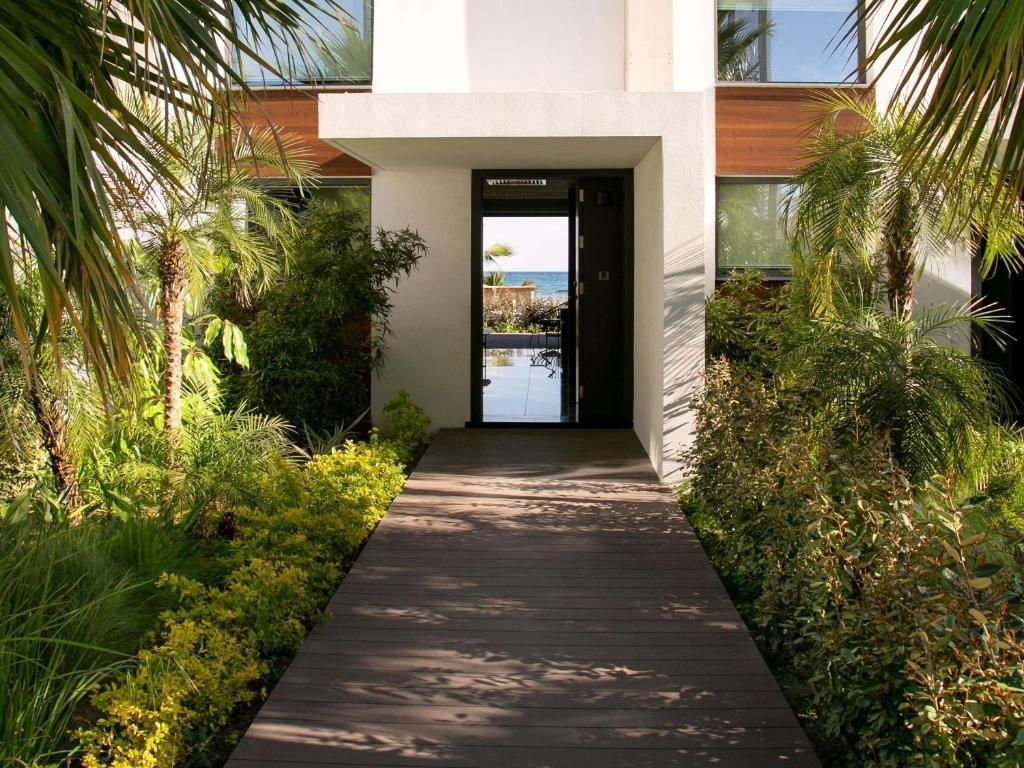 Mercure Larnaca Beach Resort фото 30