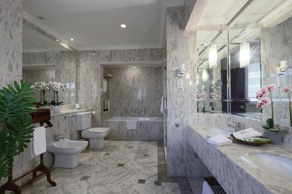 The Jesselton Hotel фото 13