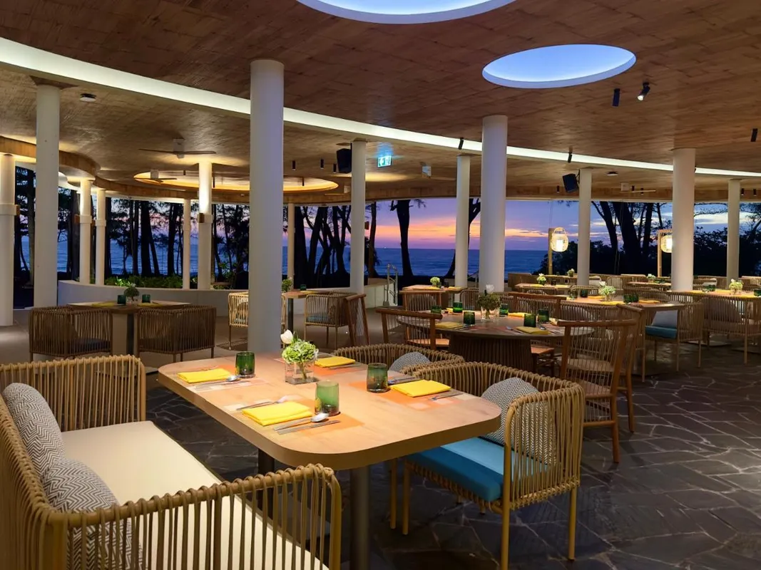 Le Meridien Phuket Mai Khao Beach Resort фото 15