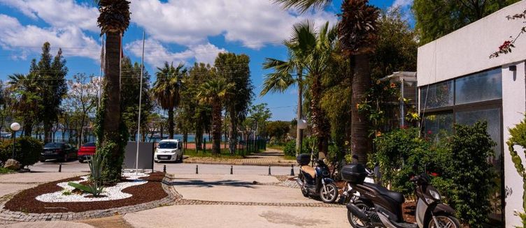 Фото отеля Flora Hotel