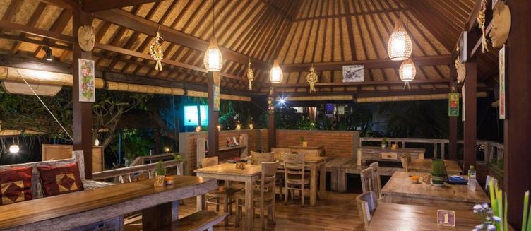 Фото отеля Kiskenda Cottages
