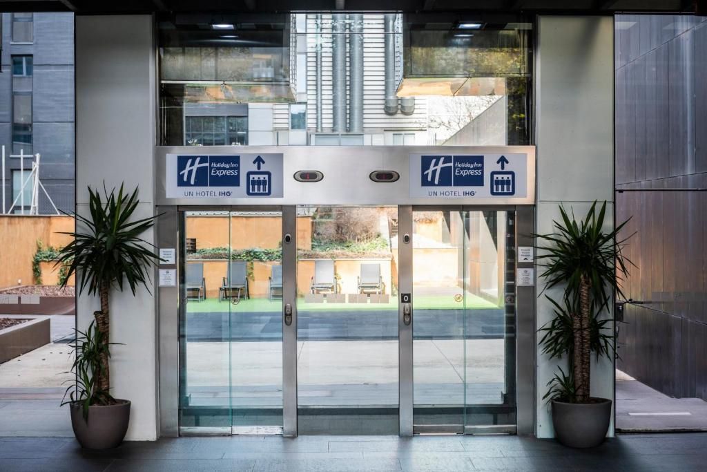 Holiday Inn Express Barcelona City 22@, an IHG Hotel фото 8