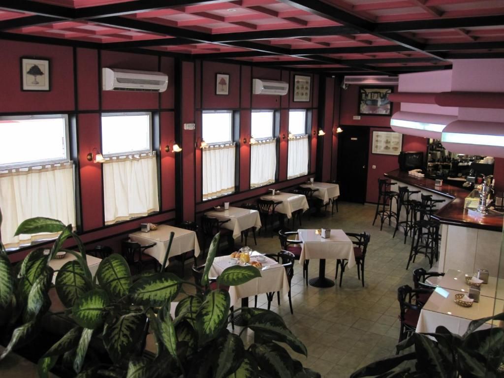 Marbella Inn фото 7