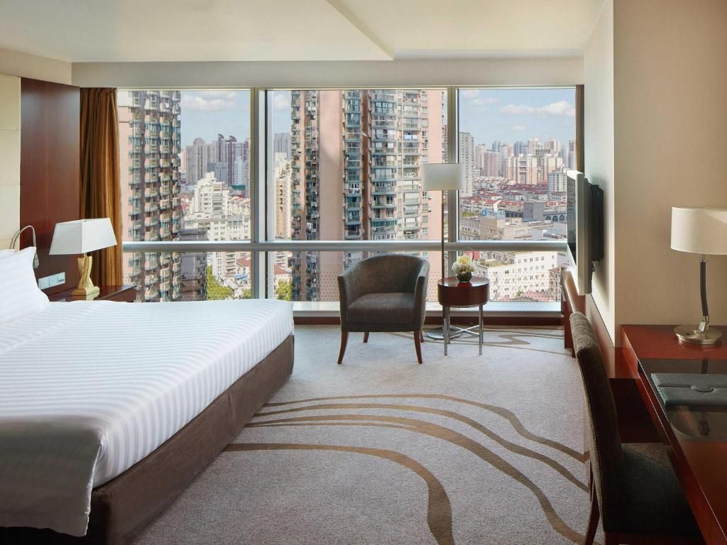 Pullman Shanghai Skyway Hotel фото 14