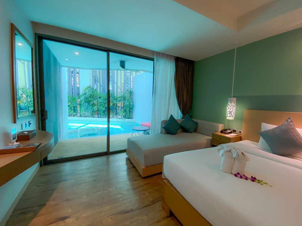 Crest Resort & Pool Villas фото 5