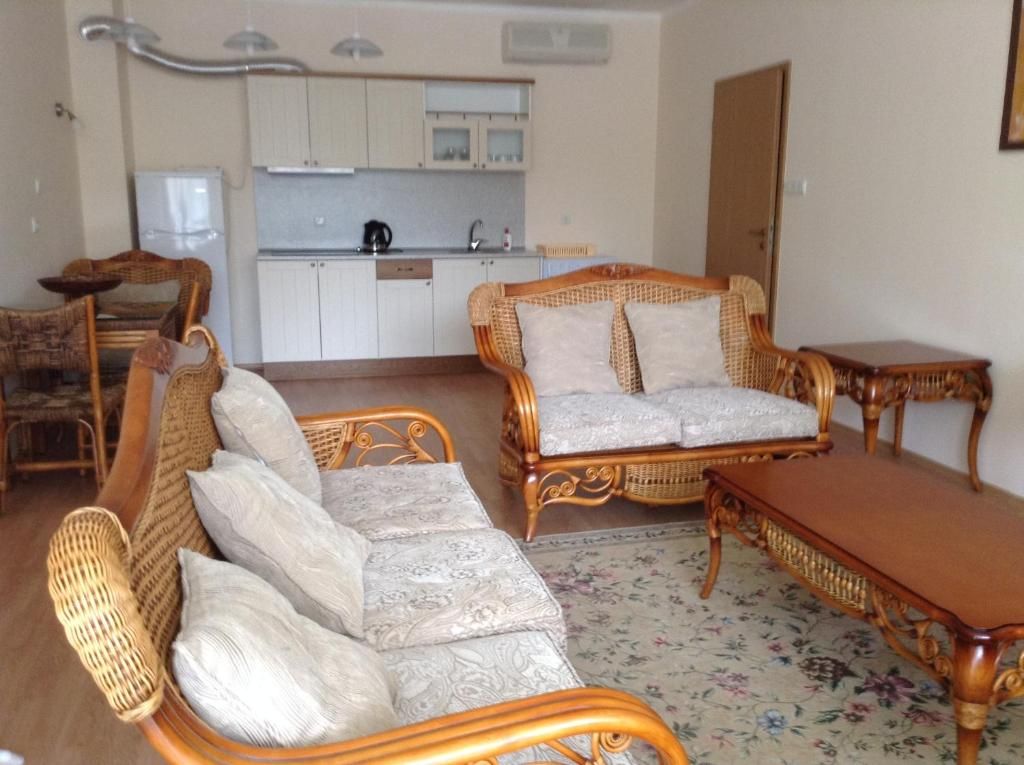 Oasis House Suites Apartments and Studios фото 21