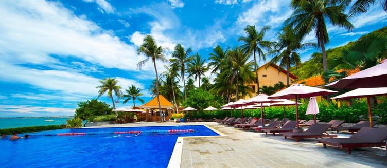Фото отеля Hon Rom Central Beach Resort