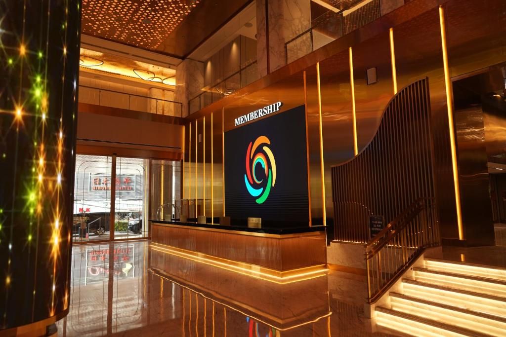 New Coast Hotel Manila фото 23