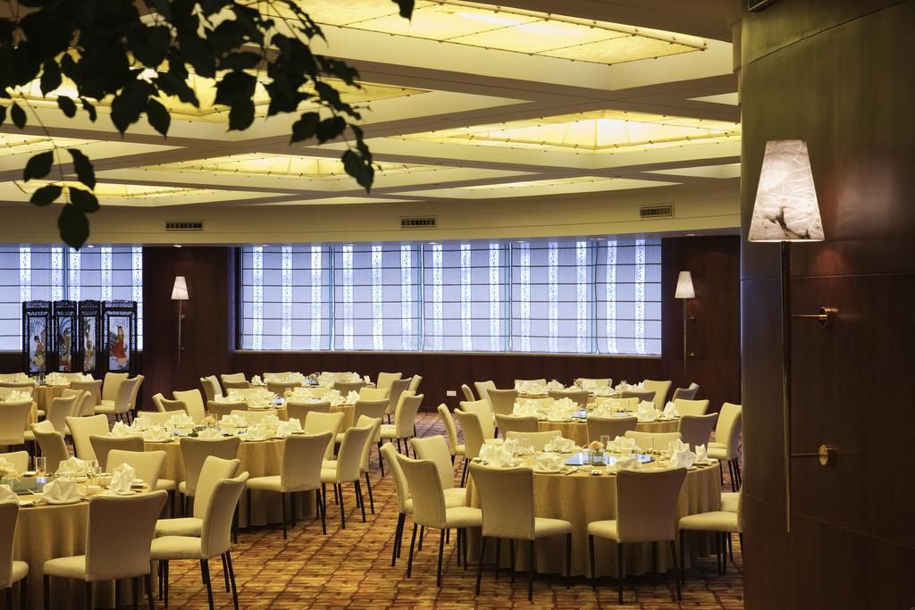 Pullman Shanghai Skyway Hotel фото 29