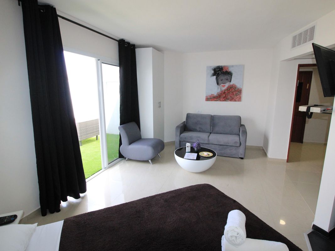 Апарт-отель «Rich Royal Suites» фото 2