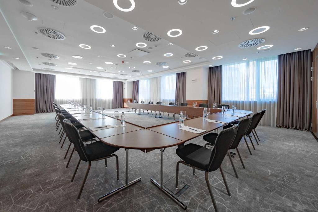 DoubleTree by Hilton Zagreb фото 42