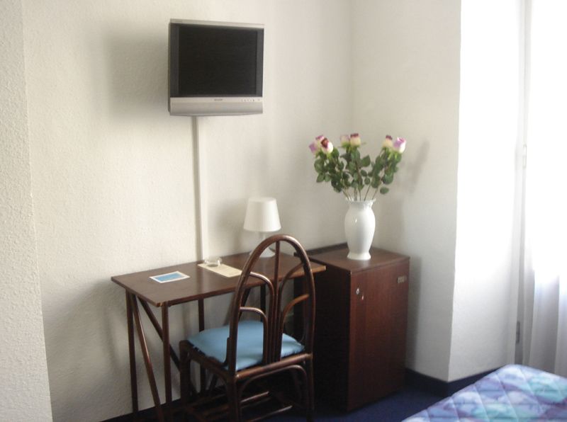 Qualys-Hotel Nice Centre Le Seize фото 6