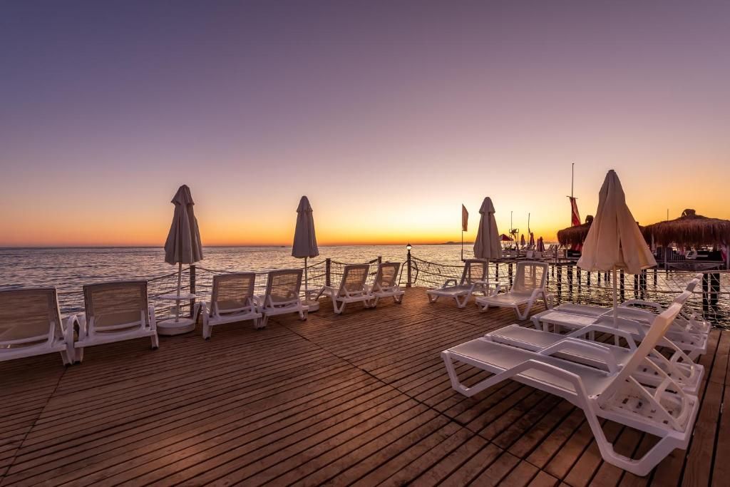 White City Beach Hotel (Adults Only) фото 88
