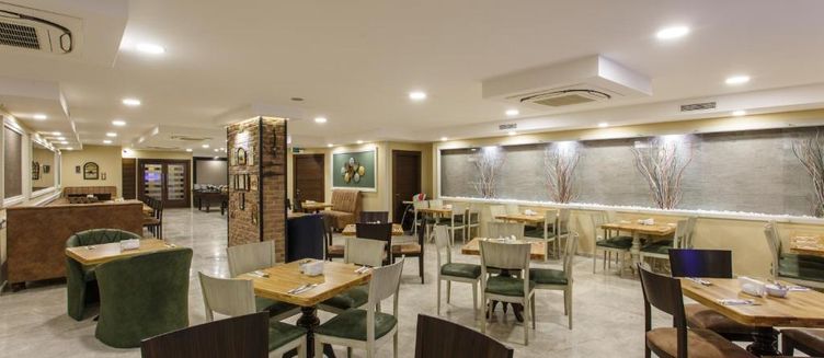 Фото отеля Antroyal Hotel