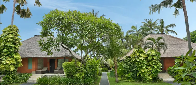 Фото отеля Legian Beach Hotel