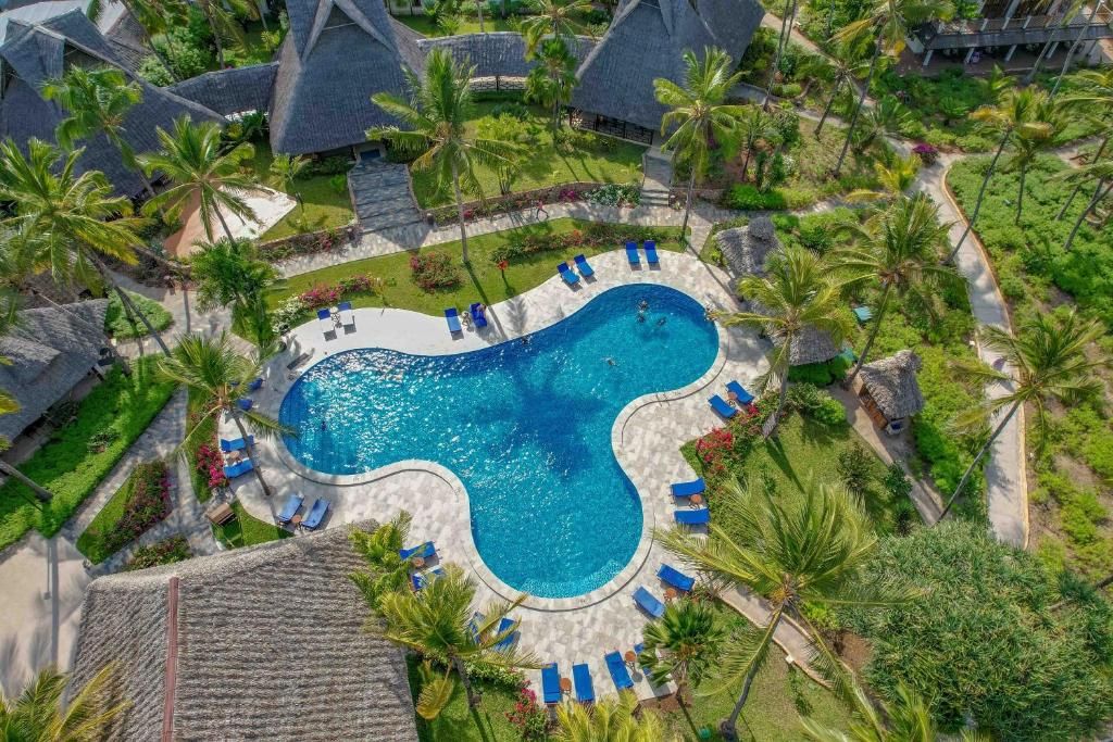 Breezes Beach Club and Spa фото 24